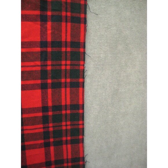 Plaid Print Fabric Poly Blend Woven 50 x 55 inch READ - Picture 9 of 16